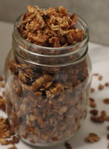 Apple pie granola with outs.